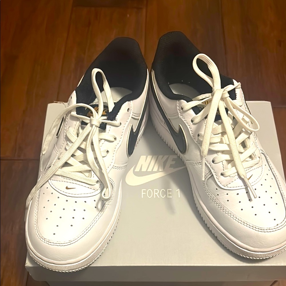 Nike Air Force 1 Kids 2Y White and Black Sneakers